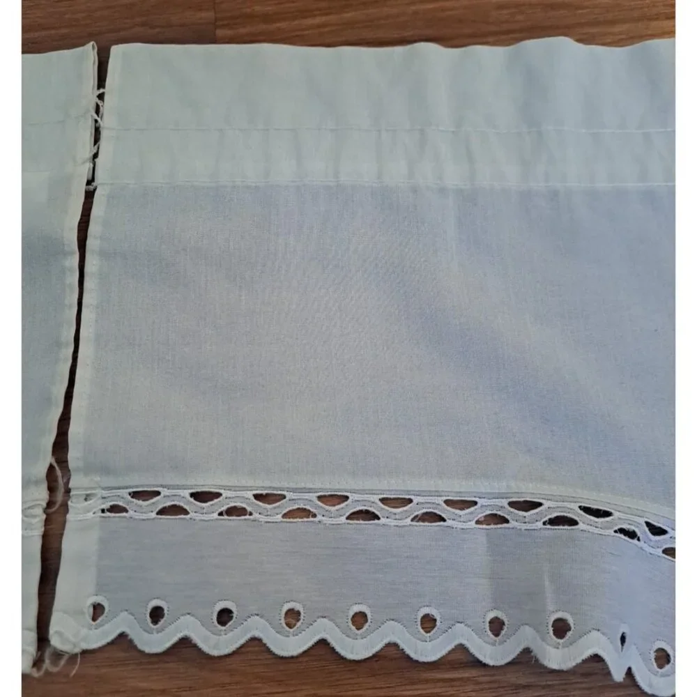 Arched Curtain Swag Set Angled JC Penney Home Ivory Eyelet Lace Trim 56x39
